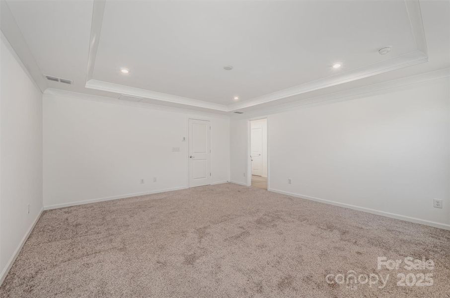 Spacious, unfurnished interior of a new home in Parkside Crossing, Charlotte (Image 12).