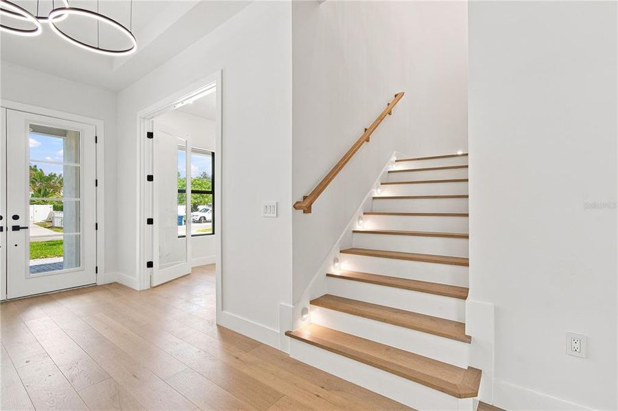 Spacious, unfurnished interior of a new home in , Tampa (Image 28).