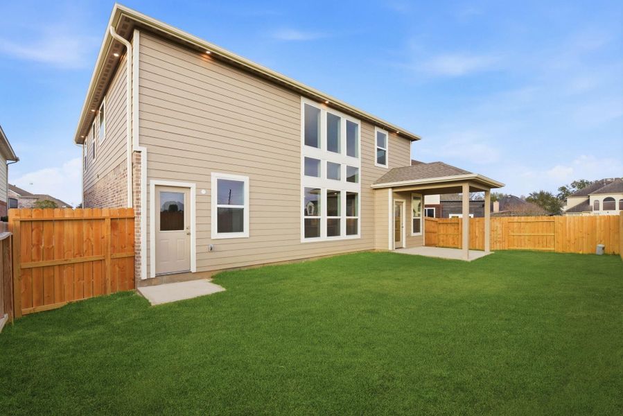 Exterior details and patio area of a home in , Fresno (Image 26).