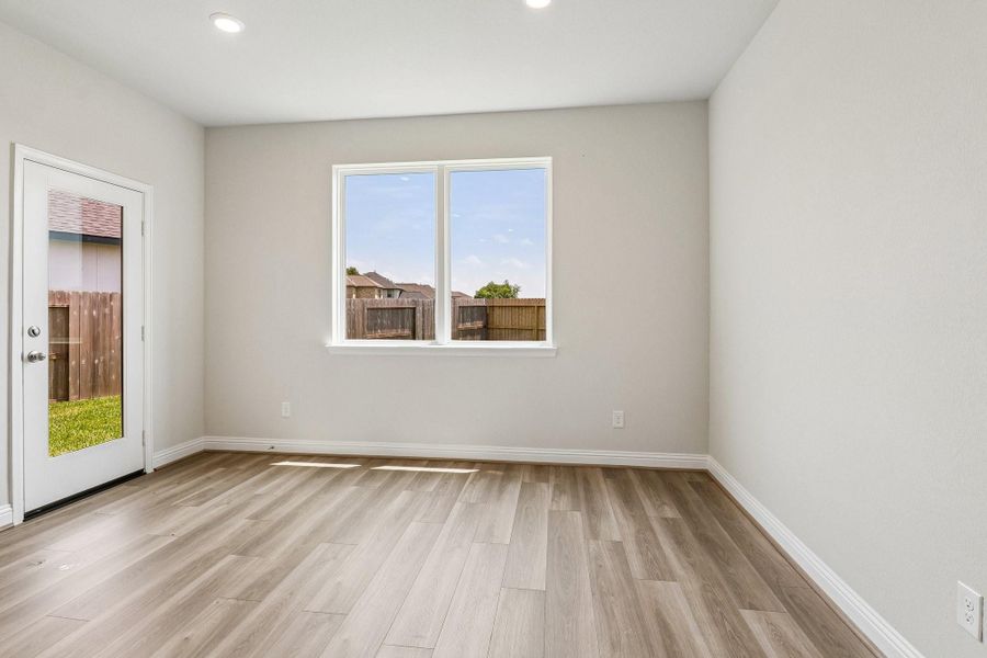 Spacious, unfurnished interior of a new home in Sienna 40', Missouri City (Image 28). Spacious, unfurnished interior of a new home in Sienna 40', Missouri City (Image 28).
