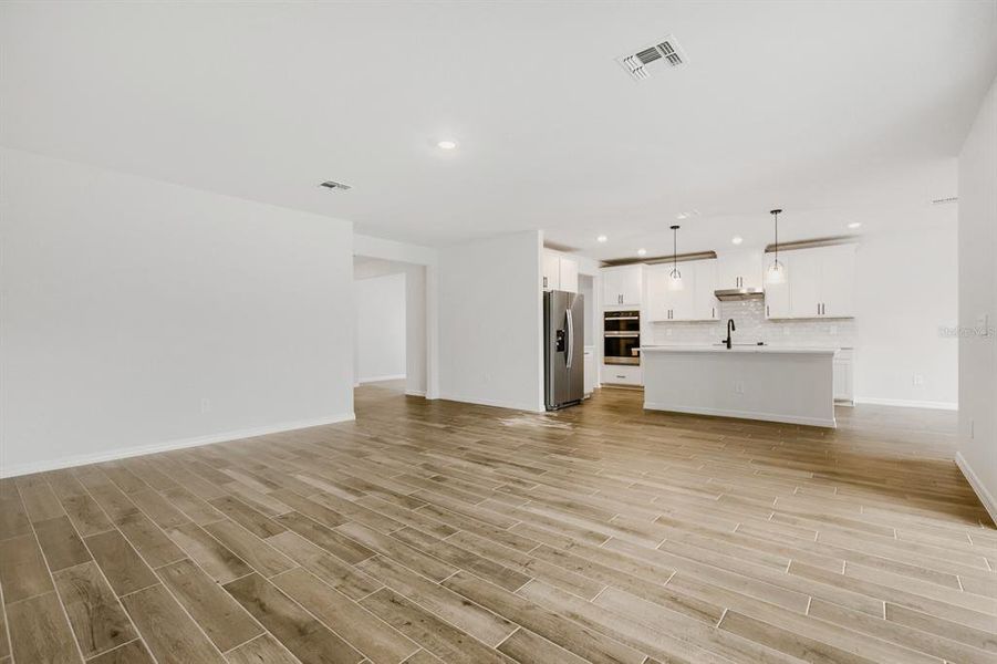 Spacious, unfurnished interior of a new home in The Grove at Stuart Crossing - Signature Series, Bartow (Image 15). Spacious, unfurnished interior of a new home in The Grove at Stuart Crossing - Signature Series, Bartow (Image 15).