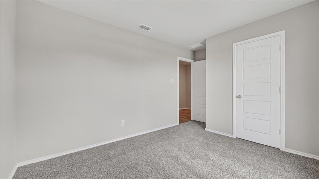 Spacious, unfurnished interior of a new home in , Hillsboro (Image 23).