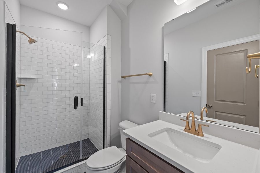 Representative furnished interior of a home built from the The Hampton by RobuckHomes in Baylee Ridge, Selma (Image 101).