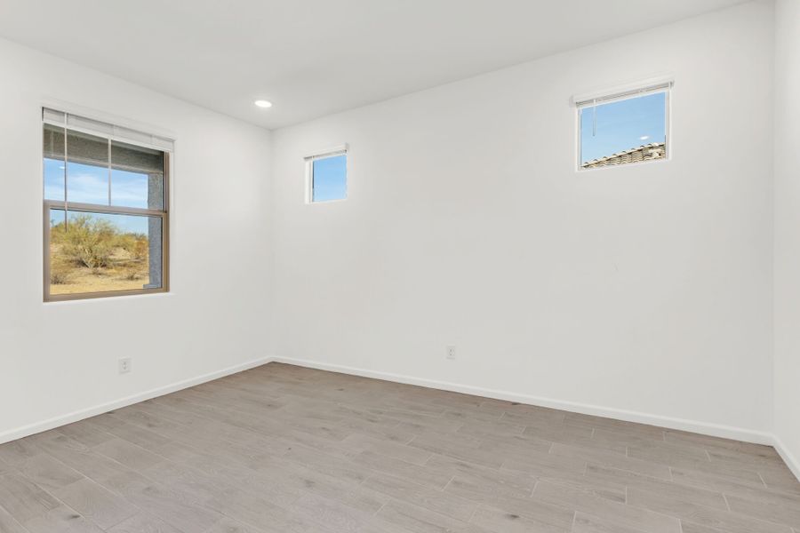 Spacious, unfurnished interior of a new home in Silverbell Ridge, Marana (Image 14).