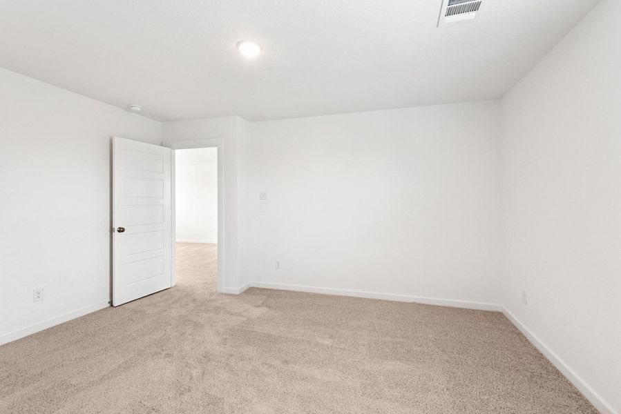 Spacious, unfurnished interior of a new home in Miller's Pond, Rosenberg (Image 10).