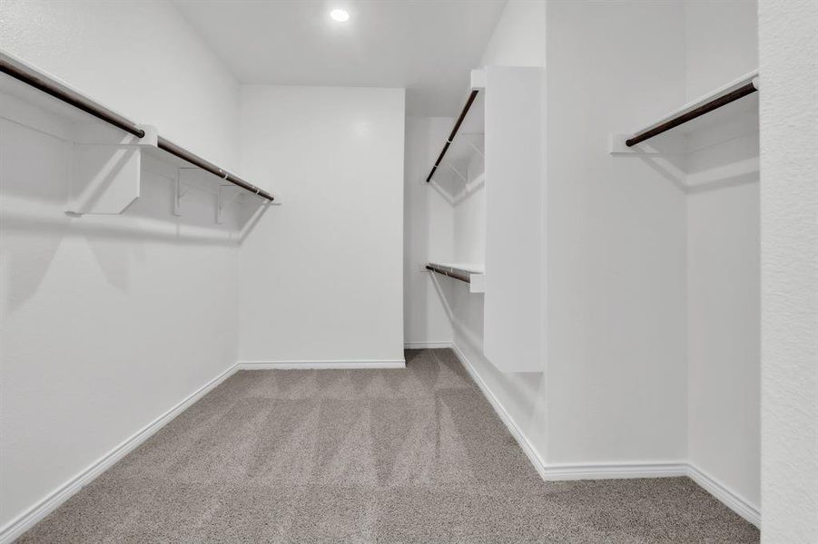 Spacious, unfurnished interior of a new home in The Landing at Hidden Lakes, McKinney (Image 24).