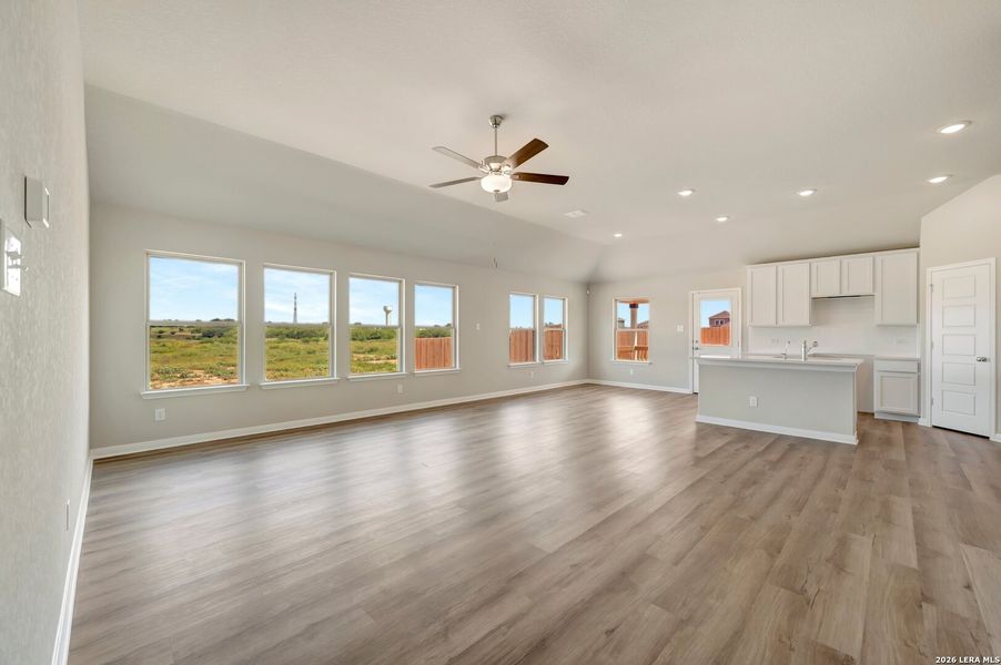 Spacious, unfurnished interior of a new home in Hickory Ridge Estates, Elmendorf (Image 28).