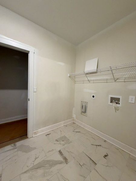 Spacious, unfurnished interior of a new home in Lakefield, Palmetto (Image 5).