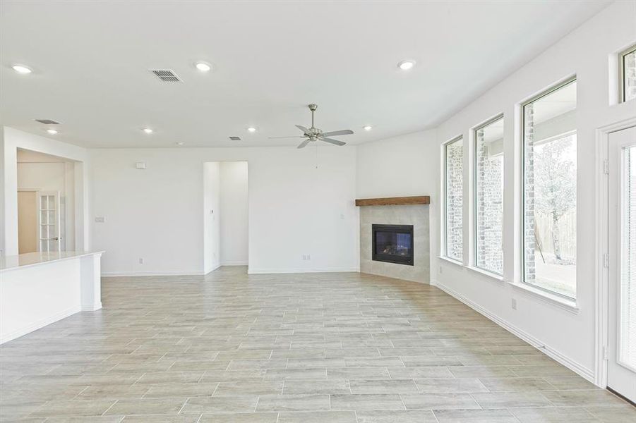 Spacious, unfurnished interior of a new home in Preserve at Honey Creek, McKinney (Image 16).