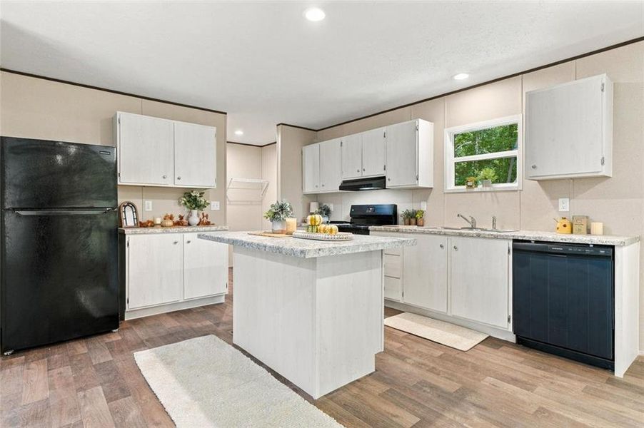 Furnished interior view inside a new home in , Jasper (Image 5).