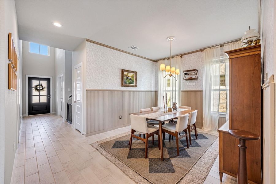 Furnished interior view inside a new home in Champions Oak, Houston (Image 28). Furnished interior view inside a new home in Champions Oak, Houston (Image 28).