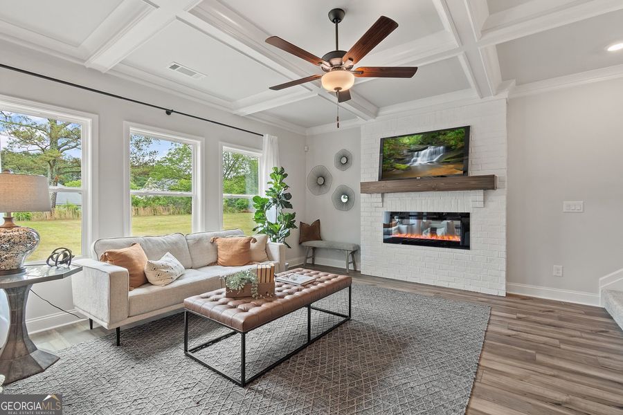 Furnished interior view inside a new home in Ponderosa Farms Manor, Gainesville (Image 6).