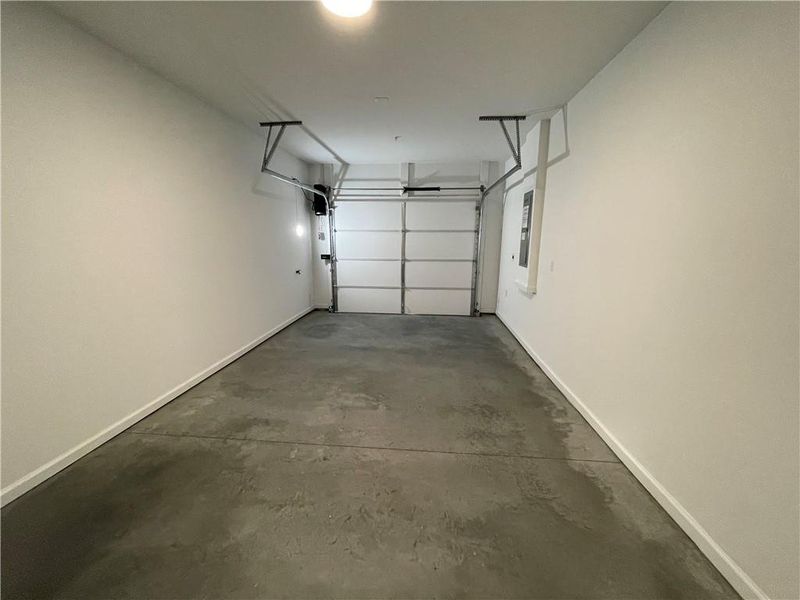 Spacious, unfurnished interior of a new home in Waterside Condos, Peachtree Corners (Image 16).