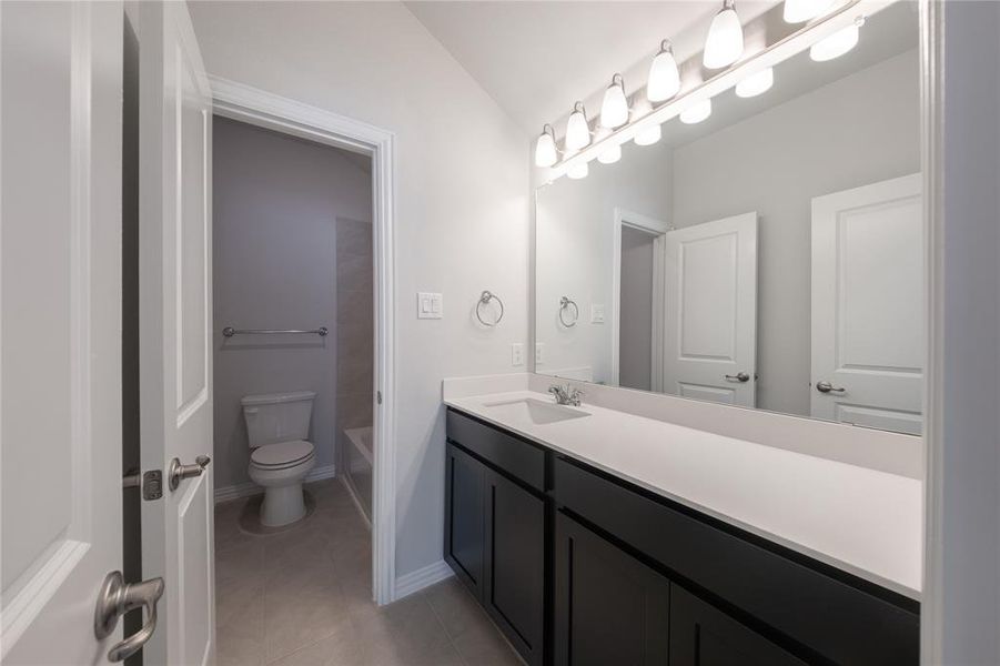 Furnished interior view inside a new home in Lake Pointe: Lake Pointe at Paloma Creek, Little Elm (Image 8).