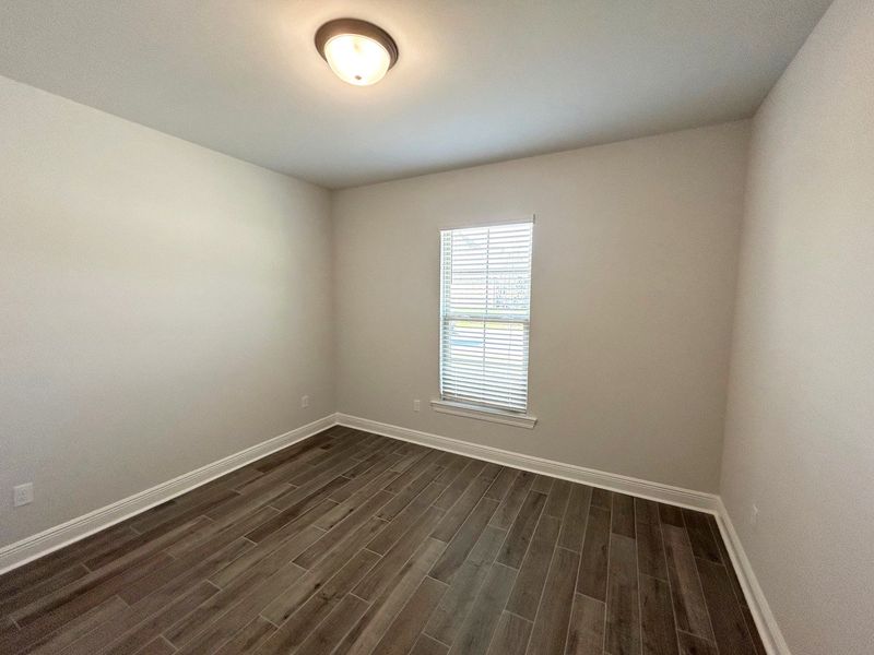 Spacious, unfurnished interior of a new home in The Bluffs at Lafayette, Freeport (Image 12).