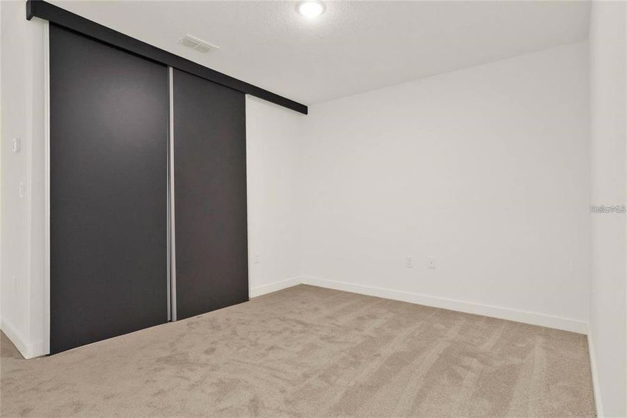 Spacious, unfurnished interior of a new home in , Kissimmee (Image 7).