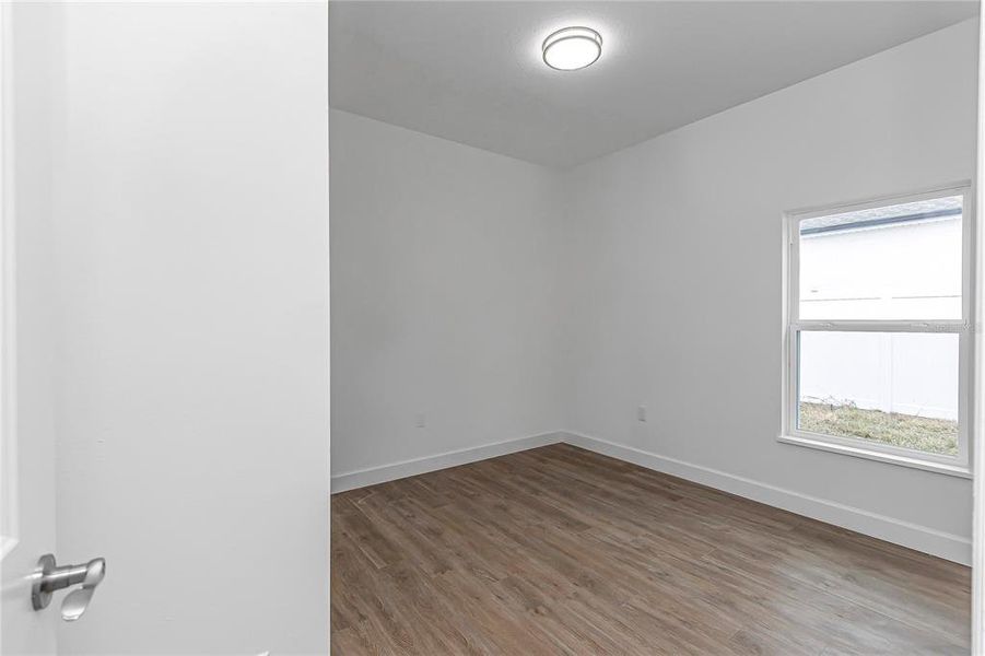 Spacious, unfurnished interior of a new home in , Ocala (Image 15).