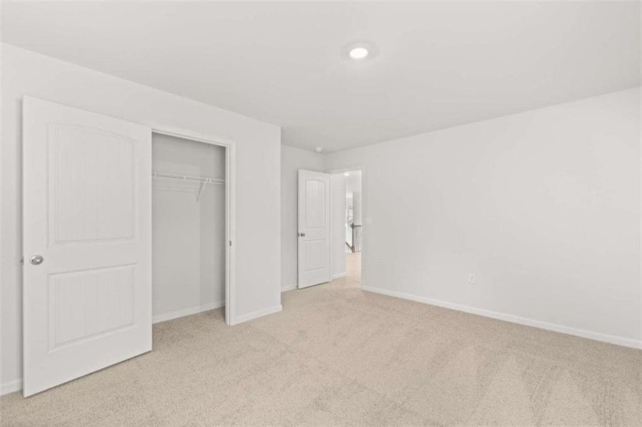 Spacious, unfurnished interior of a new home in Holland Estates, Powder Springs (Image 52).