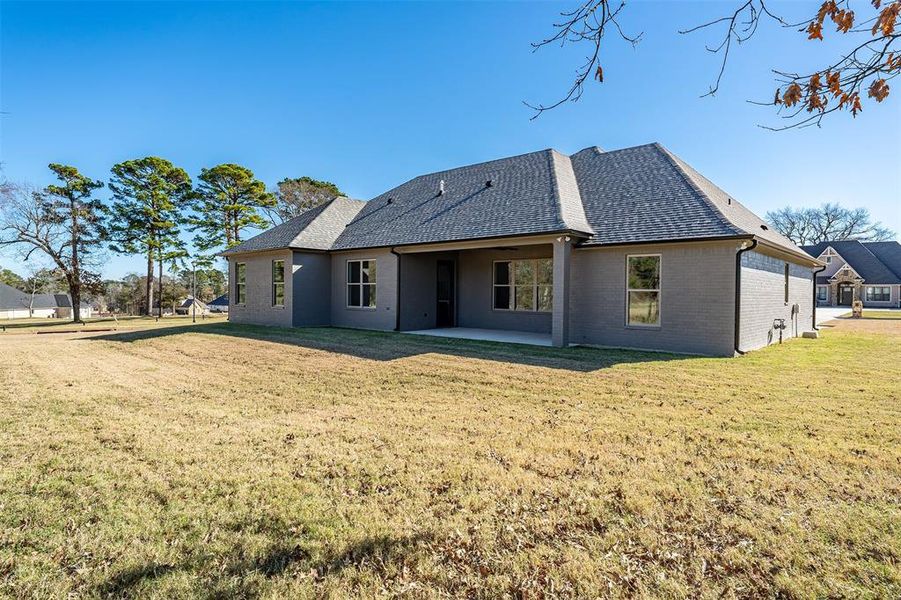 Exterior details and patio area of a home in , Bullard (Image 21).