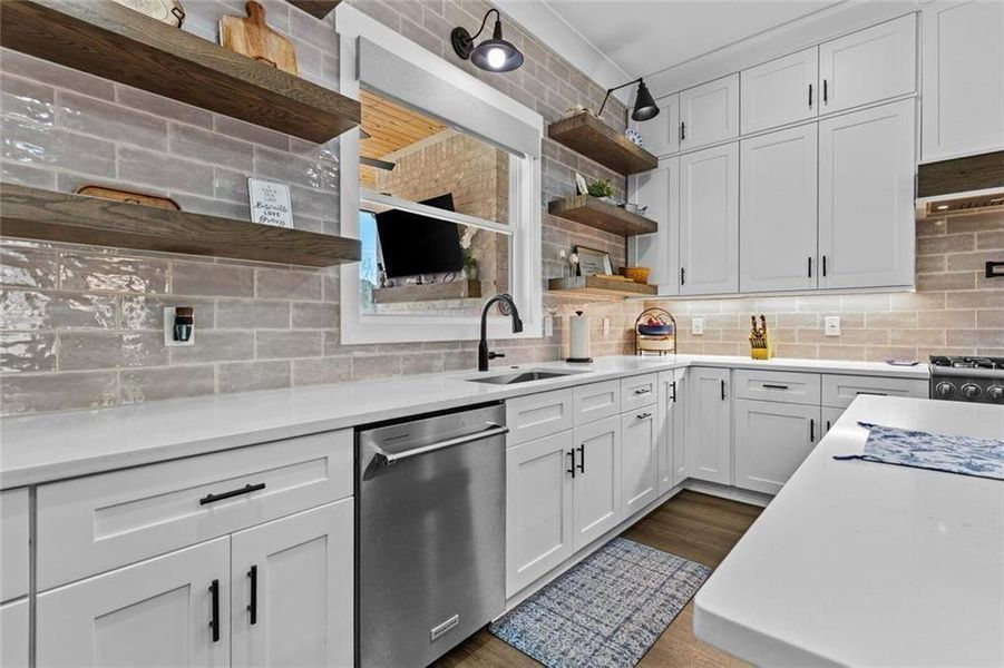 Furnished interior view inside a new home in , Bethlehem (Image 14).