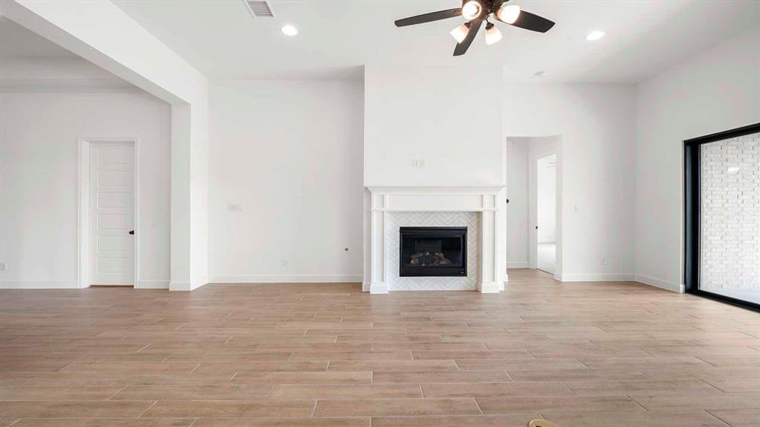 Spacious, unfurnished interior of a new home in Sweetgrass, Haslet (Image 15). Spacious, unfurnished interior of a new home in Sweetgrass, Haslet (Image 15).