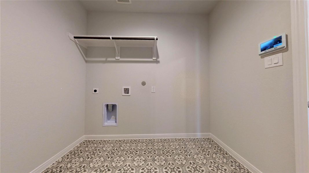 Spacious, unfurnished interior of a new home in Lexington Heights 50', Willis (Image 28).