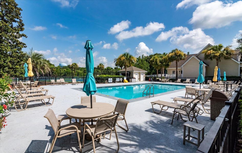 Community amenities in Charleston Proper, Johns Island (Image 13).
