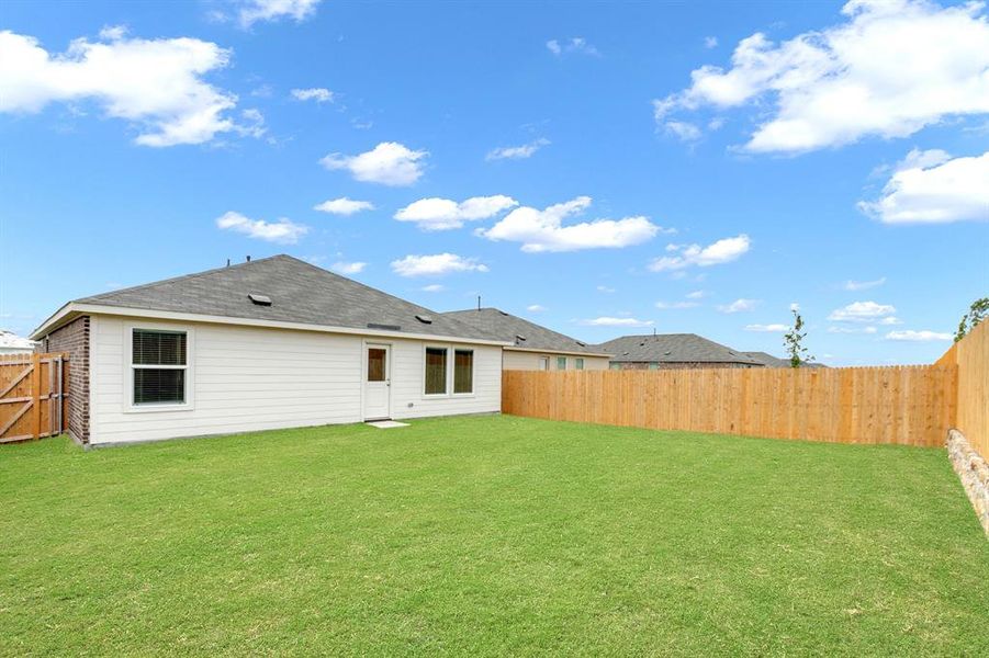 Exterior details and patio area of a home in Falcon Heights, Forney (Image 4).