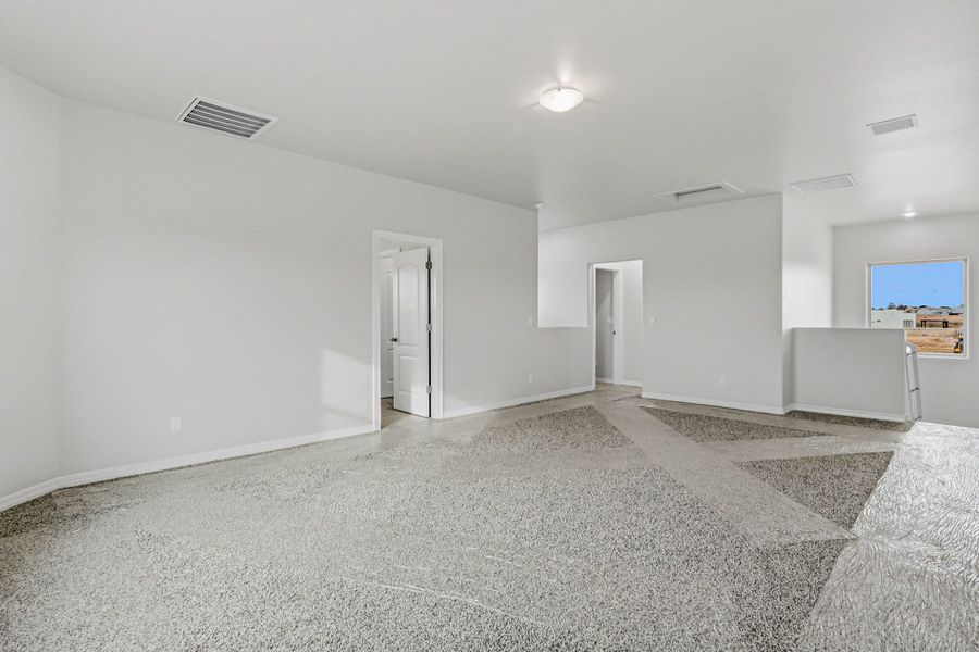 Spacious, unfurnished interior of a new home in Emerald Estates, Horizon City (Image 17). Spacious, unfurnished interior of a new home in Emerald Estates, Horizon City (Image 17).