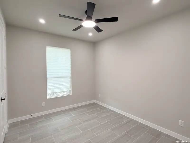 Spacious, unfurnished interior of a new home in , San Antonio (Image 18).