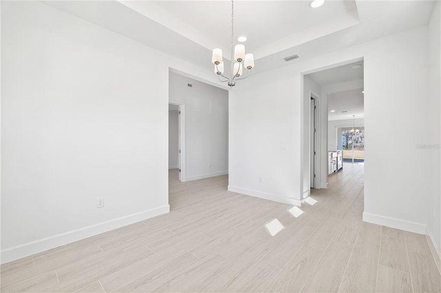 Spacious, unfurnished interior of a new home in , Winter Garden (Image 25).