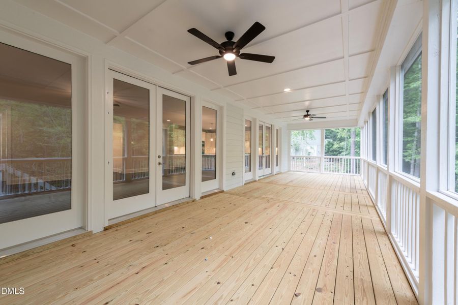 049_Screened Porch 049_Screened Porch