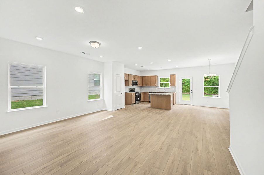 Spacious, unfurnished interior of a new home in Ironhorse, Dickson (Image 12).