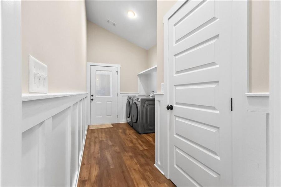 Furnished interior view inside a new home in , Bremen (Image 17).