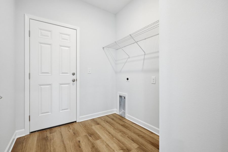 Spacious, unfurnished interior of a new home in , Crestview (Image 27).