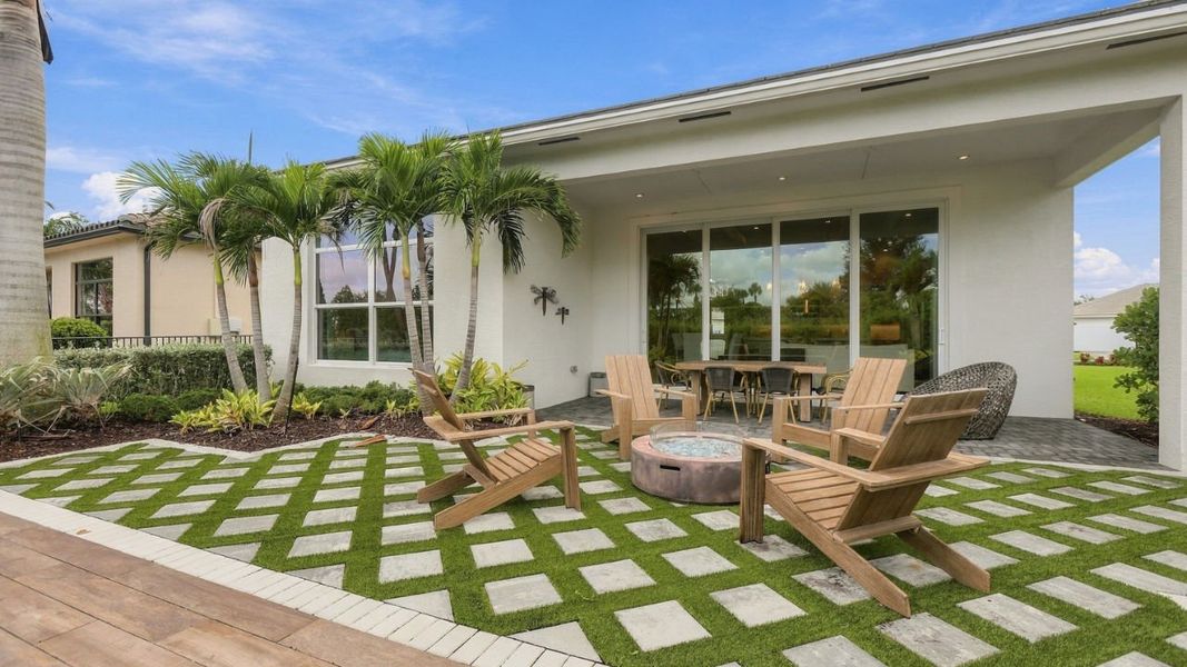 Lanai and Backyard