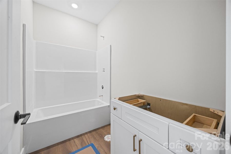 Hall/guest bathroom.