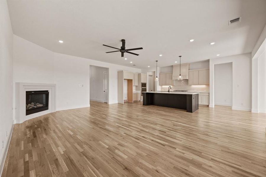 Spacious, unfurnished interior of a new home in Rolling Creek Ranch, Aledo (Image 34). Spacious, unfurnished interior of a new home in Rolling Creek Ranch, Aledo (Image 34).