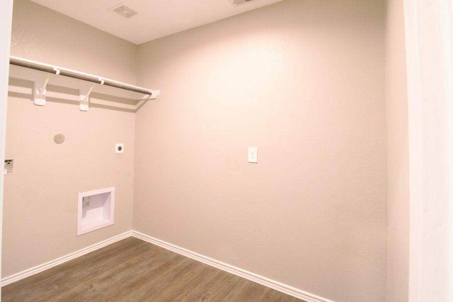 Spacious, unfurnished interior of a new home in Central Park, Texas City (Image 11). Spacious, unfurnished interior of a new home in Central Park, Texas City (Image 11).