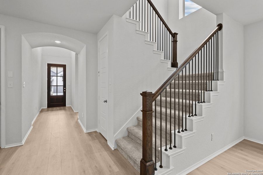 Spacious, unfurnished interior of a new home in Overlook at Creekside, New Braunfels (Image 14).