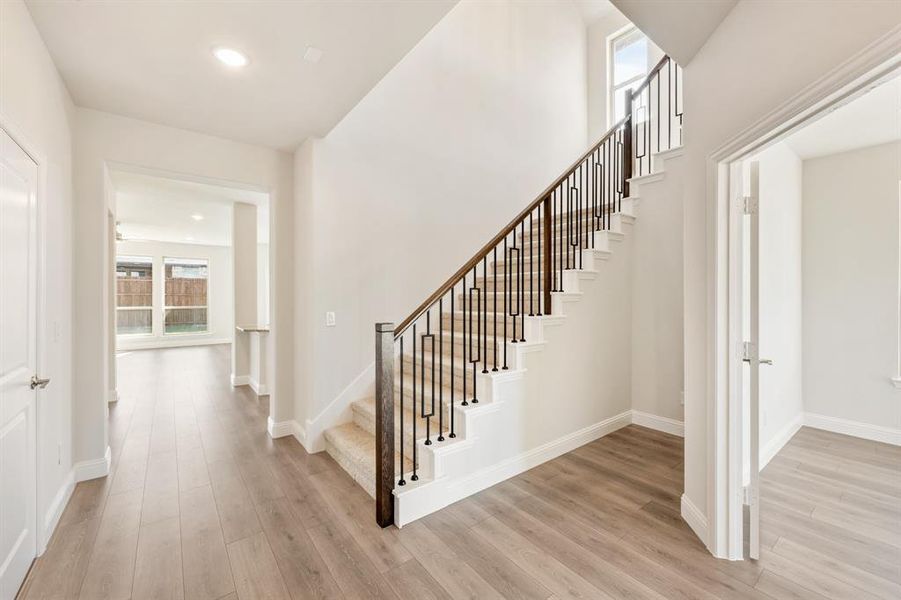 Spacious, unfurnished interior of a new home in Sunset Ridge, Alvarado (Image 20).