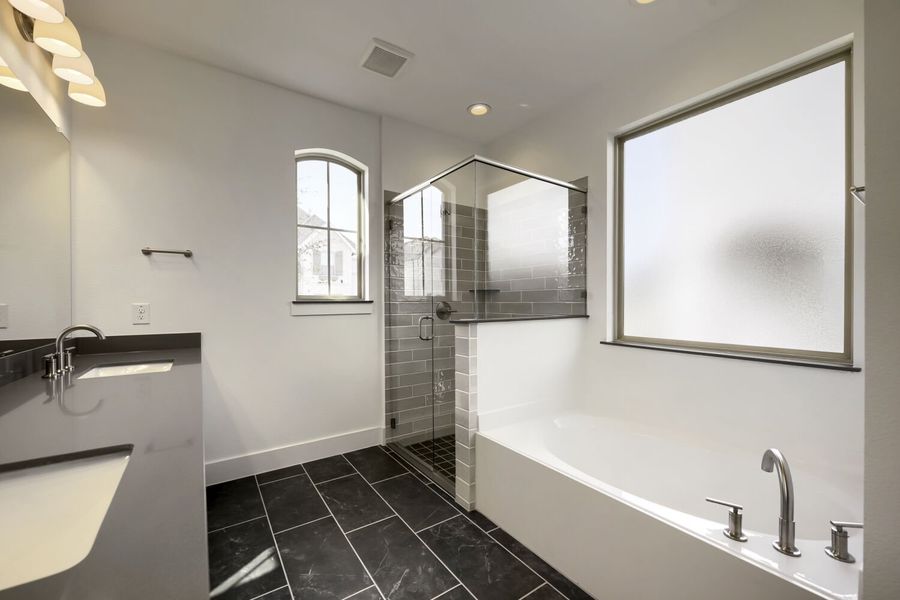 1724 Truro - Primary Bathroom