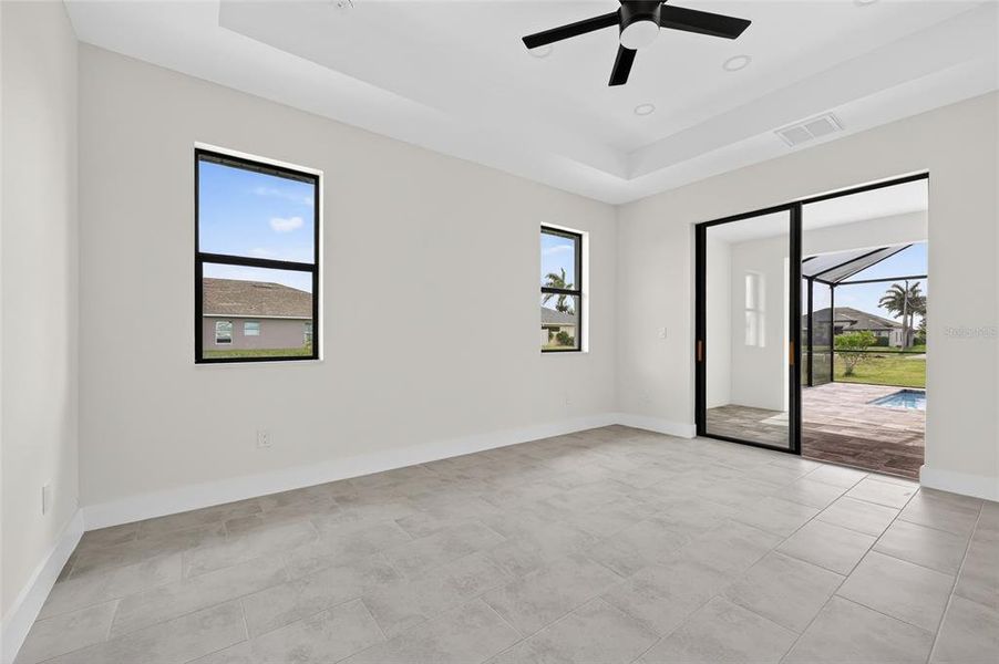 Spacious, unfurnished interior of a new home in , Cape Coral (Image 39).