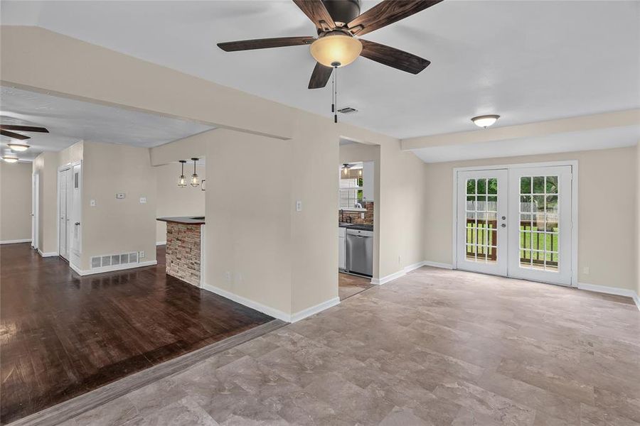 Spacious, unfurnished interior of a new home in , Godley (Image 13).