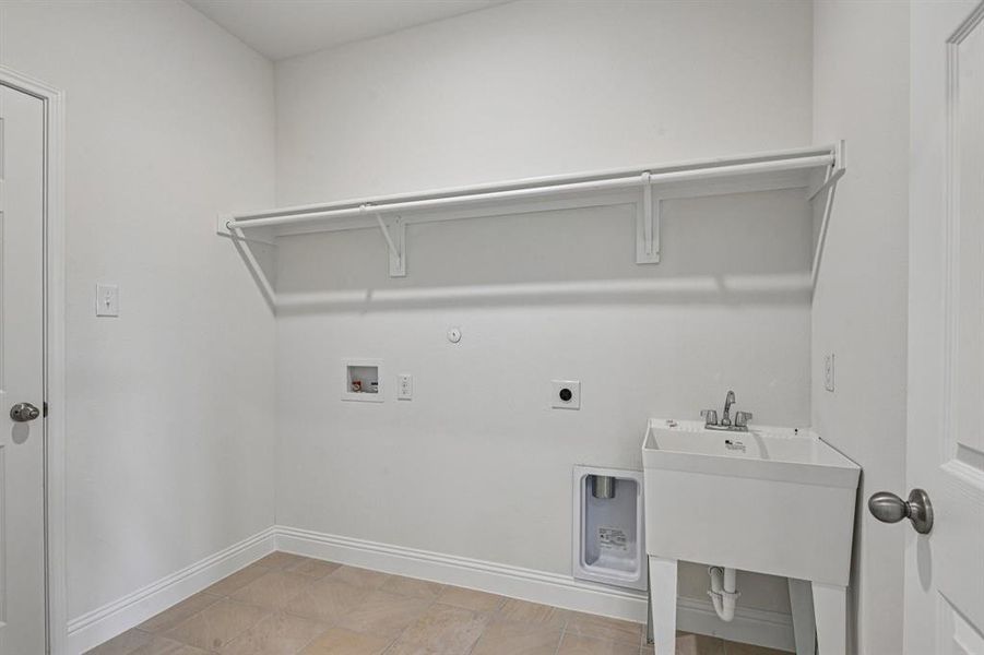 Spacious, unfurnished interior of a new home in The Preserve Estates, Justin (Image 25).