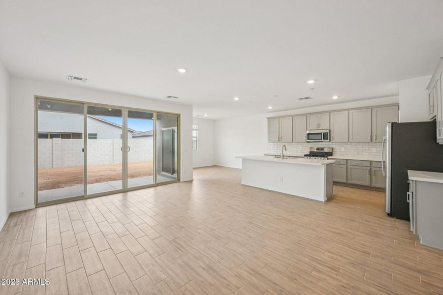 13-web-or-mls-W Cansados Rd-S1110-013