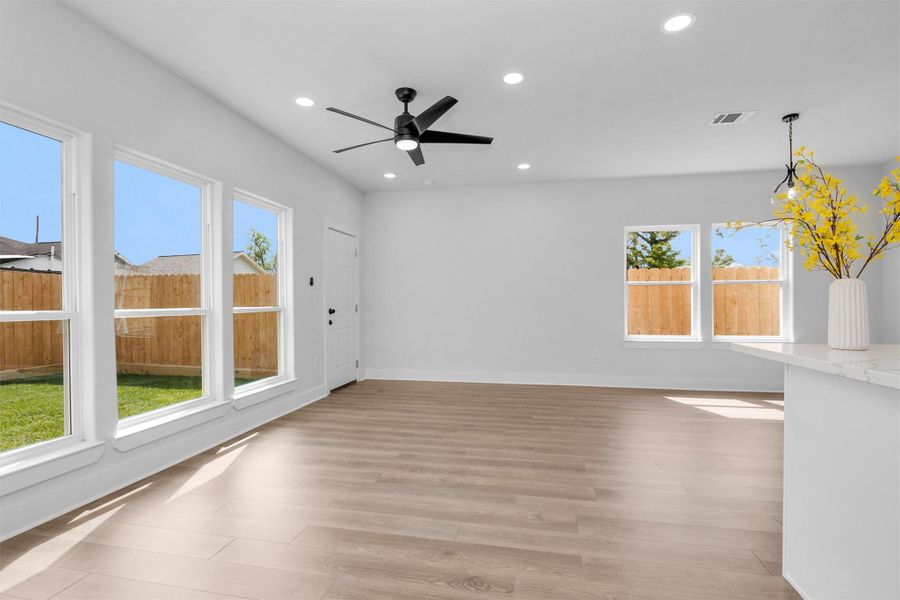 Spacious, unfurnished interior of a new home in , Houston (Image 34).