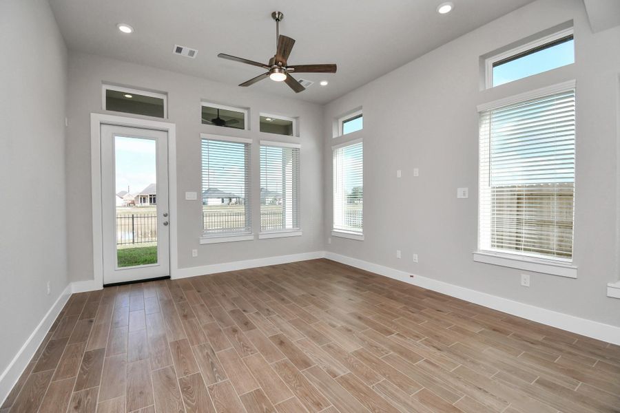 Spacious, unfurnished interior of a new home in Arabella on the Prairie: Signature Collection, Richmond (Image 28).