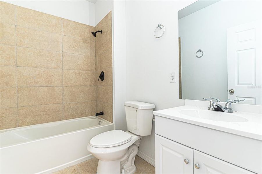 Furnished interior view inside a new home in , Lake Placid (Image 8).