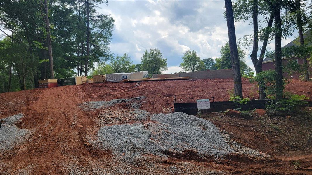 A prime development opportunity awaits on this exp